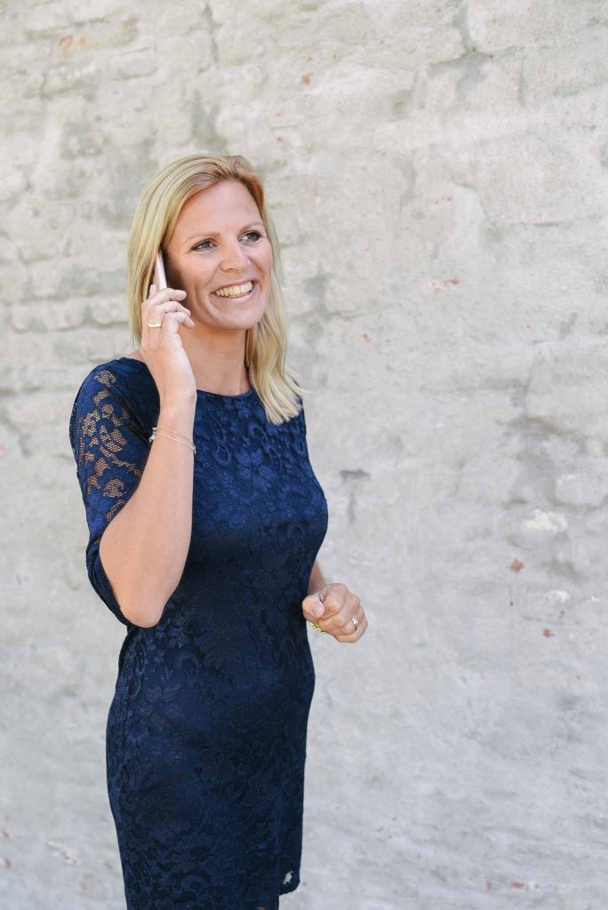 Tessa van Balen Tessa van Balen aan de telefoon